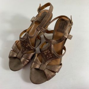 Clarks Bendables Women's Wedge Sandals Size 9 Bronze Gold Metallic Beaded